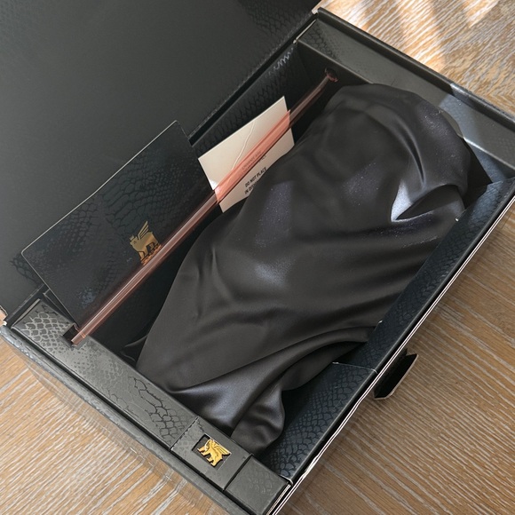 Brand New 40oz Black Snakeskin The Quencher Luxe H2.0 FlowState Tumbler - Picture 2 of 11